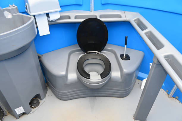 Best Luxury portable toilet rental  in Atchison, KS